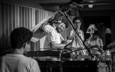 Leandro Cabral Trio + Cássio Ferreira | Central das Artes